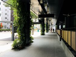  (D7), Retail #433139391